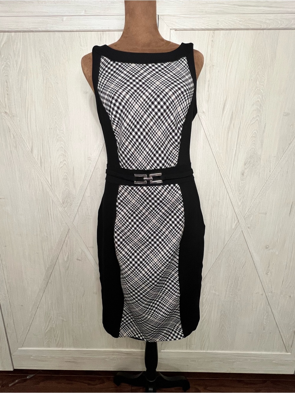 White House Black Market Colorblock Houndstooth Sheath Dress Slimming Size 6